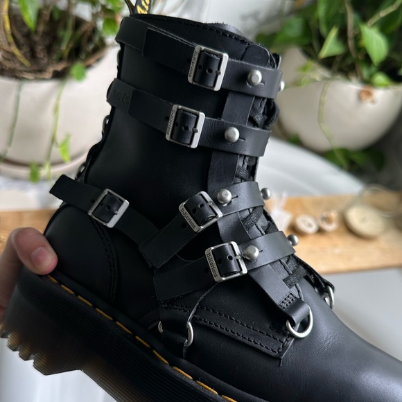 The great frog x Dr Martens collab. RARE** - Picture 5 of 7